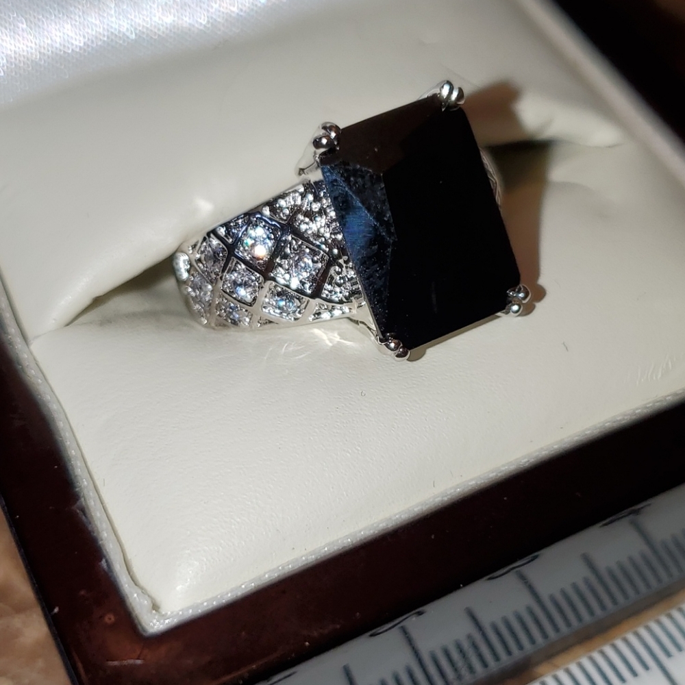 Silver Ring - Picture 2 of 4